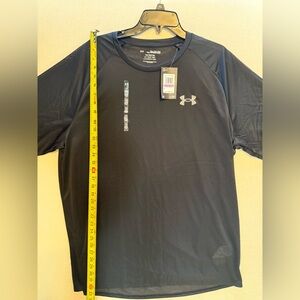 Under Armour Men's Dark Gray Short Sleeve Tee